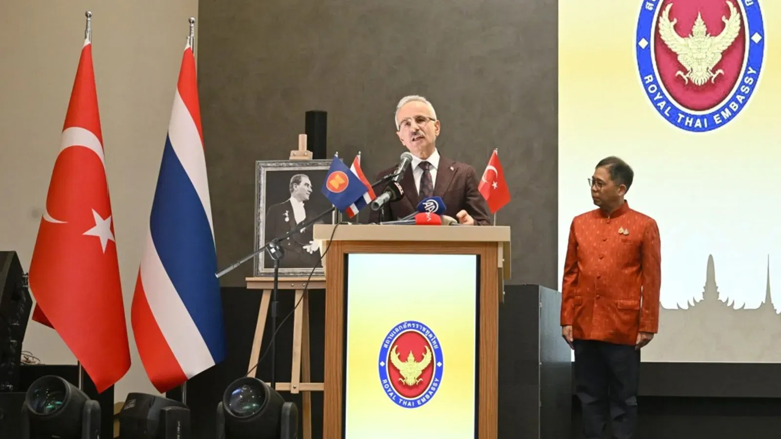 Türkiye ve Tayland Demiryolu İşbirliğini Genişletiyor