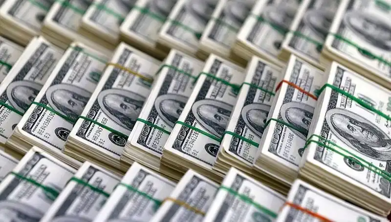 Dolar, Tahminlerin Üzerinde Yükseliyor: Yatırımcılar Dikkat!