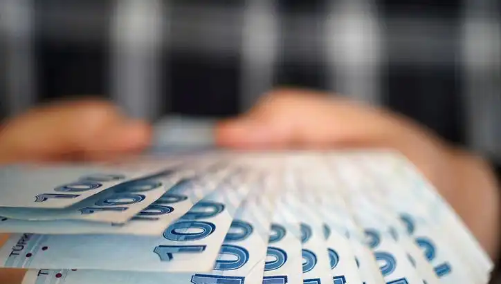 Emekli Promosyonu Rekabeti 2025: Hangi Banka Ne Kadar Veriyor?