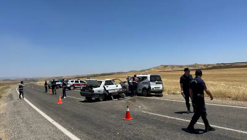 Adıyaman'da Feci Trafik Kazası: 4 Kişinin Hayatı Kayıp