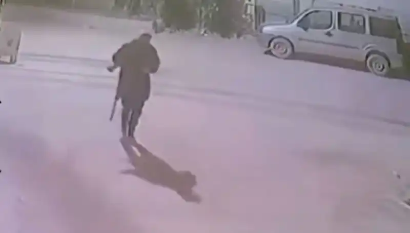 Mertcan Cinayetinin Zanlısı Av Tüfeğiyle Kameralara Böyle Yakalandı!
