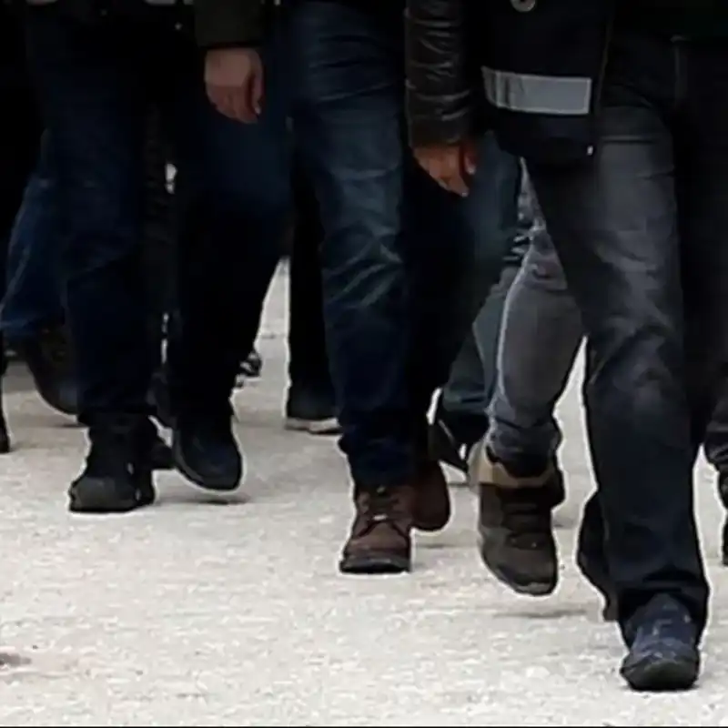 İstanbul'da 11 Kişiden 87 Milyon Liralık Vurgun: 22 Kişi Tutuklandı