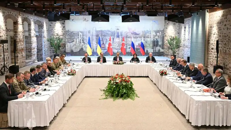 İstanbul'da Gerçekleşen Barış Zirvesi: Rus Heyeti Türkiye'de