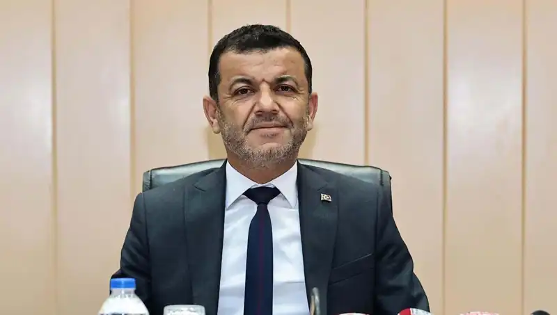 Bülent Nuri Çavuşoğlu: CHP'nin Deneyimli Lideri ve Kurultay Divan Başkanı Kimdir?