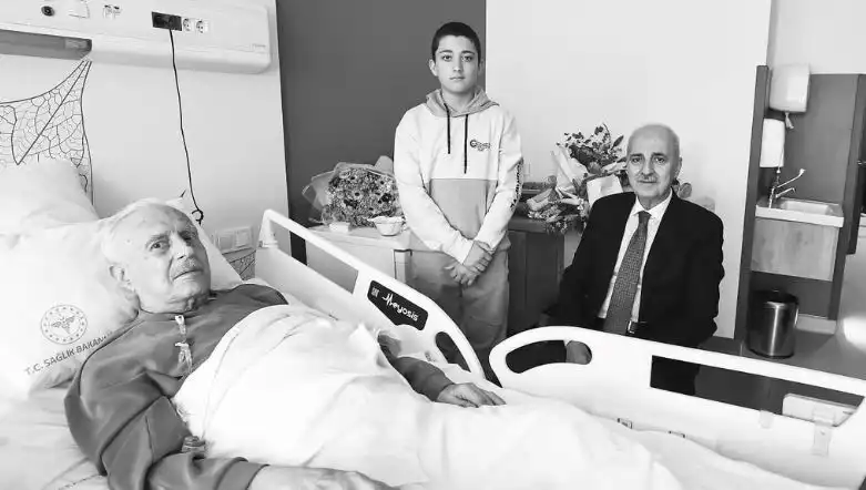 AK Parti'nin Kurucularından Burhan Abiş Hayatını Kaybetti: O'nun İzi Siyasi Tarihte Kalacak