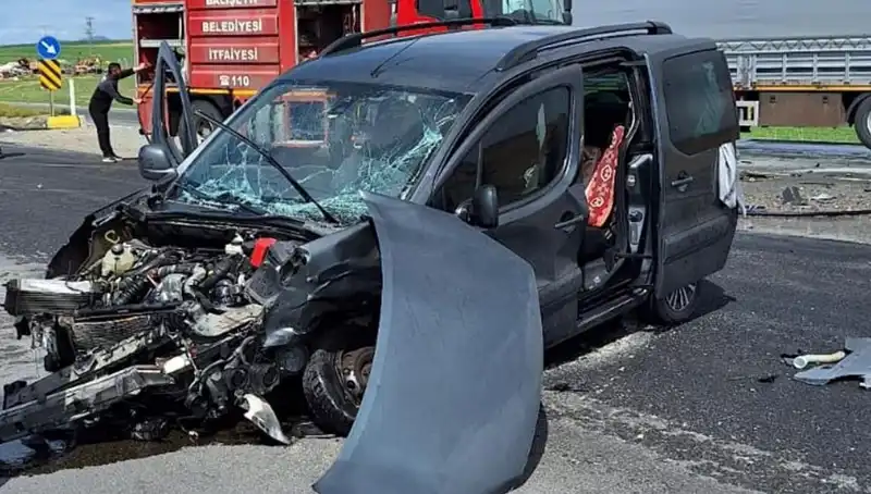 Ankara Yolunda Trafik Kazası: Üç Kişi Yaralandı