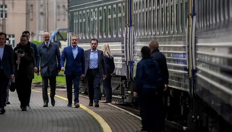 Dışişleri Bakanı Fidan, Ukrayna Ziyaretinde Ortak İşbirliklerini Güçlendirdi