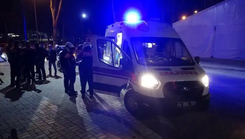 Parkta Silahlı Kargaşa! İki Grup Arasında Yaşanan Savaş Neden Patlak Verdi?
