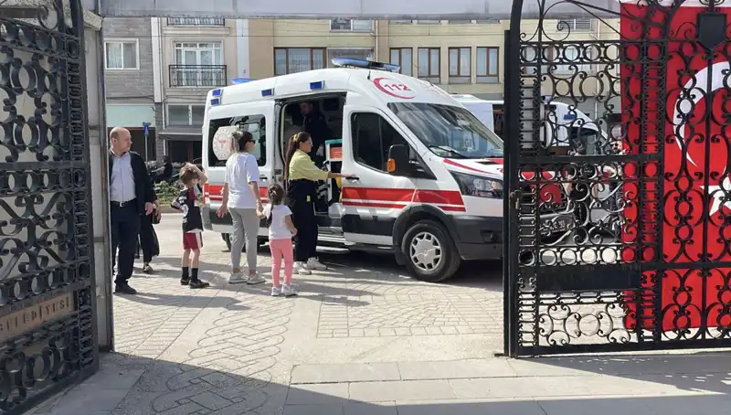 Eskişehir'de Sahipsiz Köpeklerin Tehlikesi İki Çocuğu Sardı