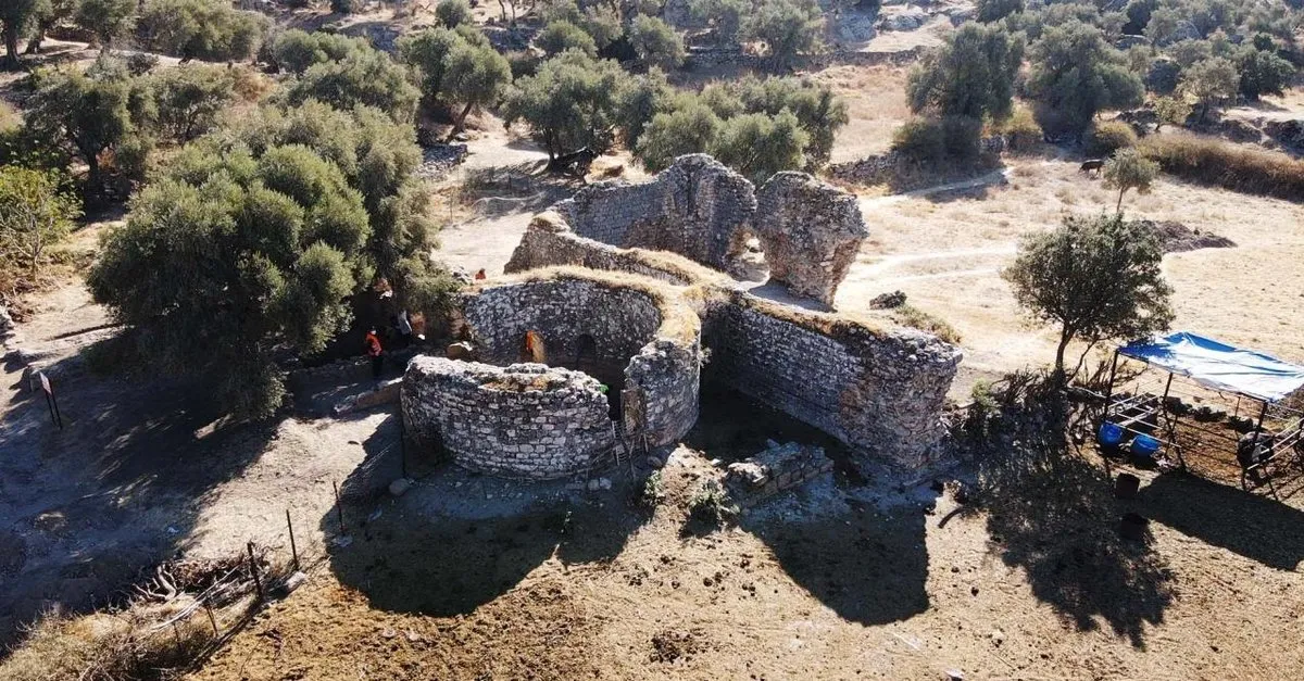 Herakleia Antik Kenti'nin Roma Hamamı Gün Yüzüne Çıkarılıyor