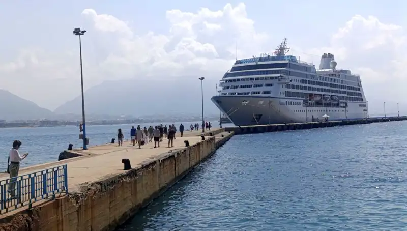 Alanya’ya ABD’li Turistlerin Akını: Kruvaziyer Keyfi Başladı