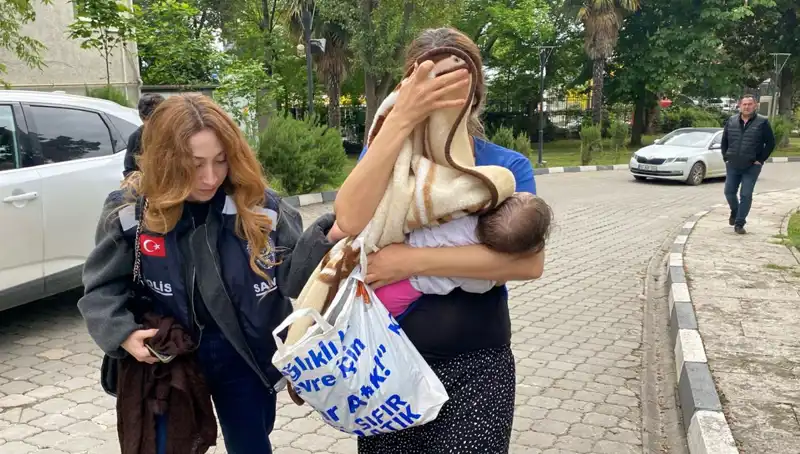 Evlerde Hırsızlık Yapan Kadın Suçüstü Yakalandı!