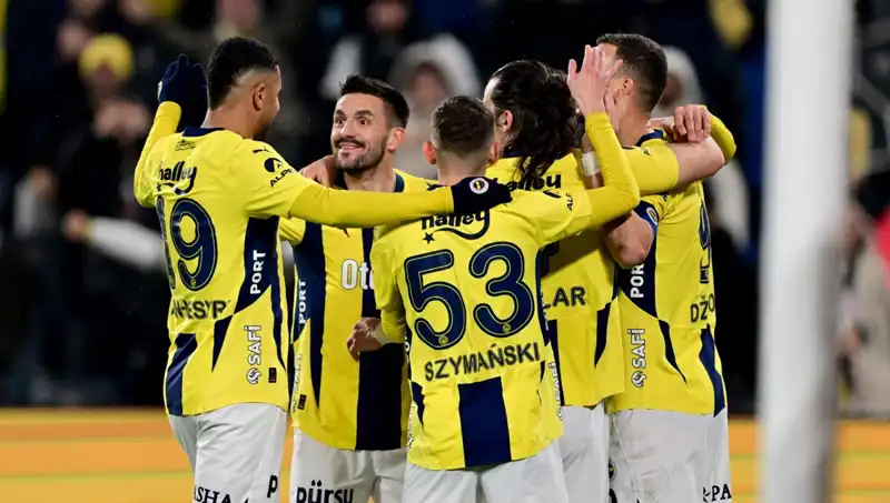 Kadıköy'de Futbol Heyecanı: Şampiyonluk Yolunda Kritik Maç