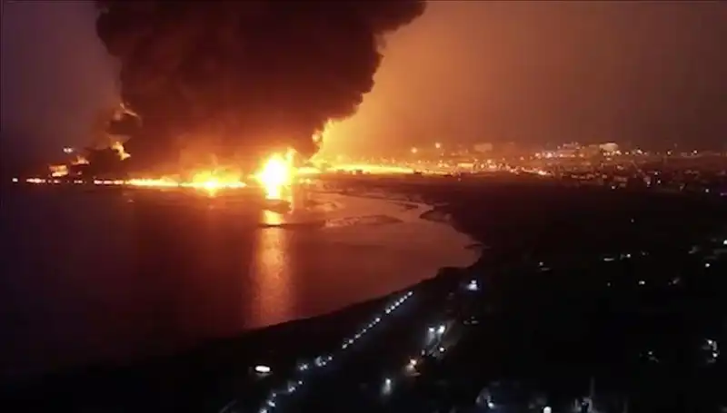 Yemen'de Türk Gemisine Şarapnel Isabet Etti: Gelişmeler Tedirgin Ediyor