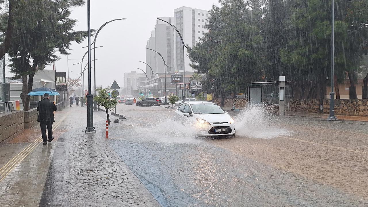 16 İl İçin Meteoroloji Uyarısı: Kuvvetli Yağış Bekleniyor