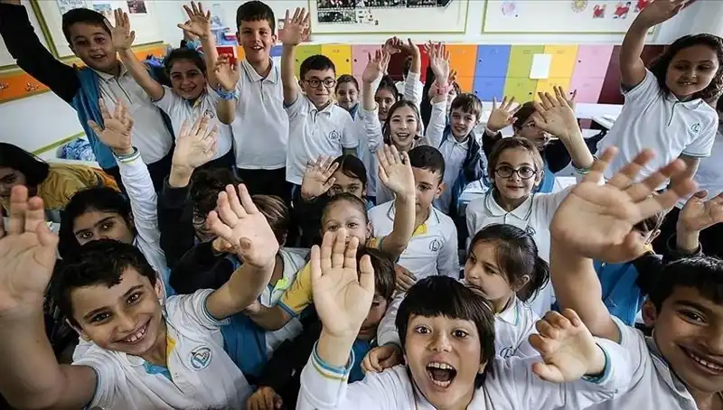 9 Günlük Tatil Sonrası Okullar Yeniden Açılıyor: Veliler Ne Düşünüyor?