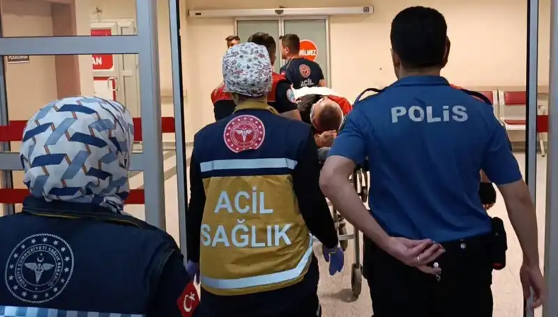 Trafik Kazasında Polisin Rolü: Olayda İki Kişi Yaralandı