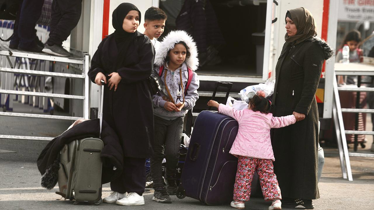 Elcemal ailesi Suriye'ye Dönüş Yolculuğu