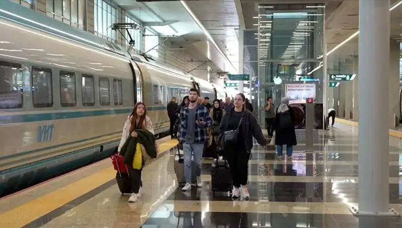 Yüksek Hızlı Trende Ek Sefer Müjdesi: Yeni Dönem Başlıyor!