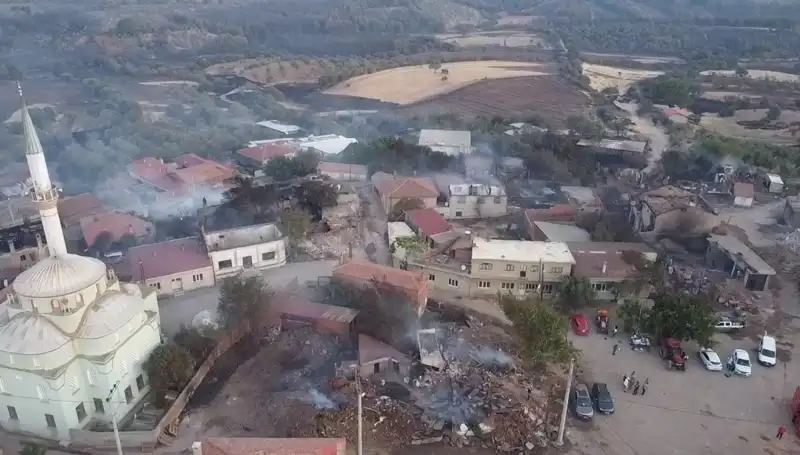 Çanakkale'de Orman Yangını: Havadan Görüntülerle Son Durum!