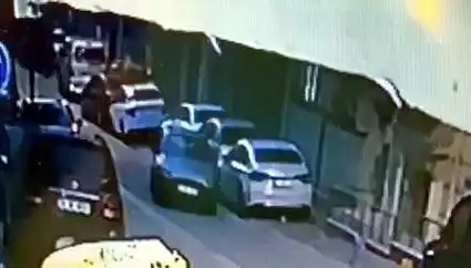 Esenyurt’ta Park Halindeki Araçlara Çarpan Sürücü Kaçtı: Olay İhbar Edildi