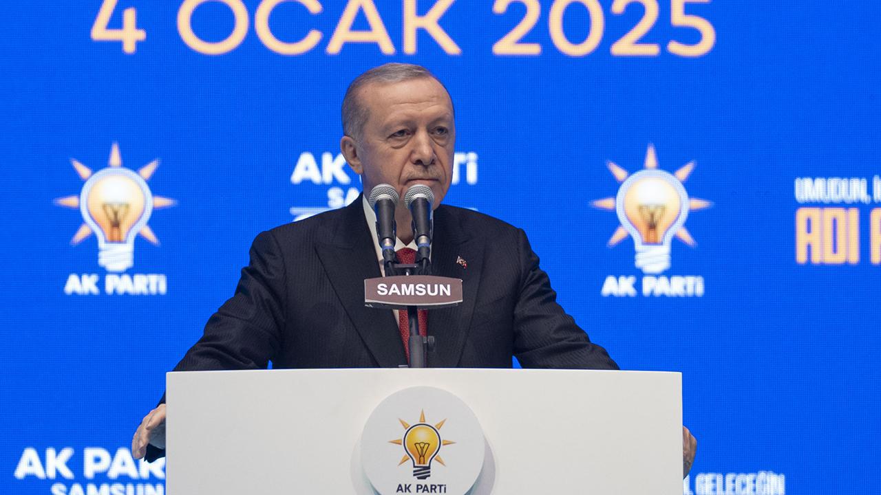 Erdoğan, silahlı terör örgütlerine ateş püskürdü