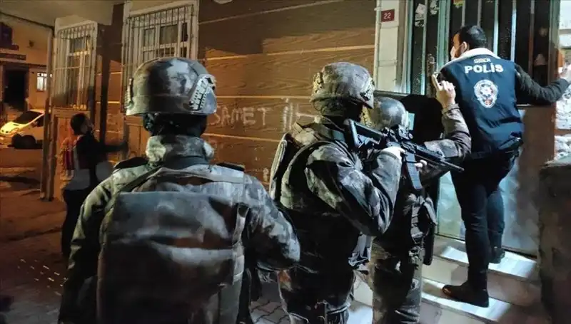 Türkiye Genelinde Bahis ve Kara Para Operasyonları: 500 Milyon Lira Ele Geçirildi