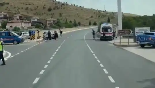 Elazığ'da Korkutan Trafik Kazası: İki Otomobil Çarpıştı, Yaralılar Var