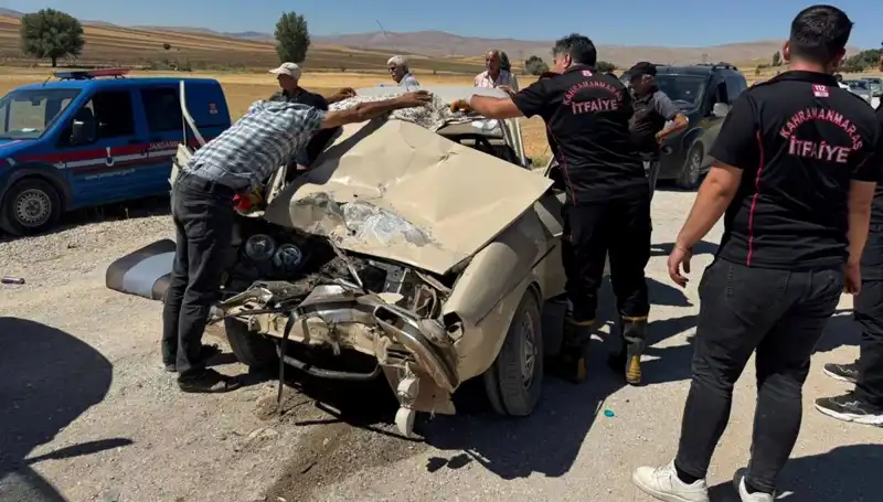 Kahramanmaraş’ta Kamyonet ve Otomobil Çarpıştı: Yaralılar Var!