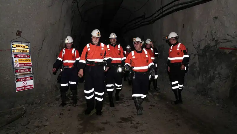 Bakan Işıkhan, Altın Madeninde Geleceği Ve Yatırımları Değerlendirdi