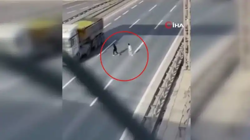 Tehlikeli Yolculuk Anı Kamera Kaydında: İhmalin Bedeli Büyük Olabilir