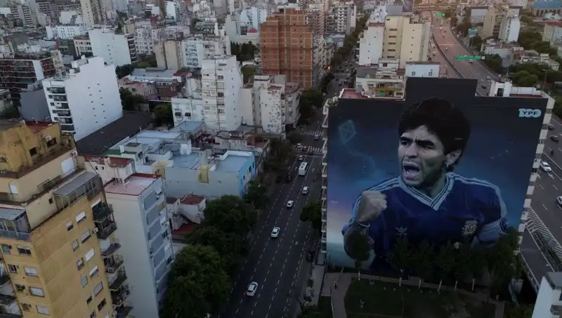 Maradona'nın Vefatı: Sağlık Çalışanları Cinayetle Yargılanıyor