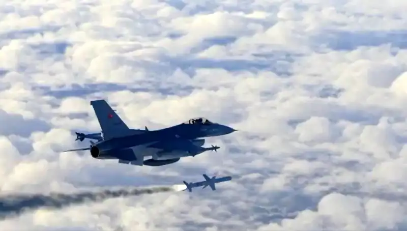 F-16 EDPOD Sisteminin Kritik Testleri Başarıyla Tamamlandı!