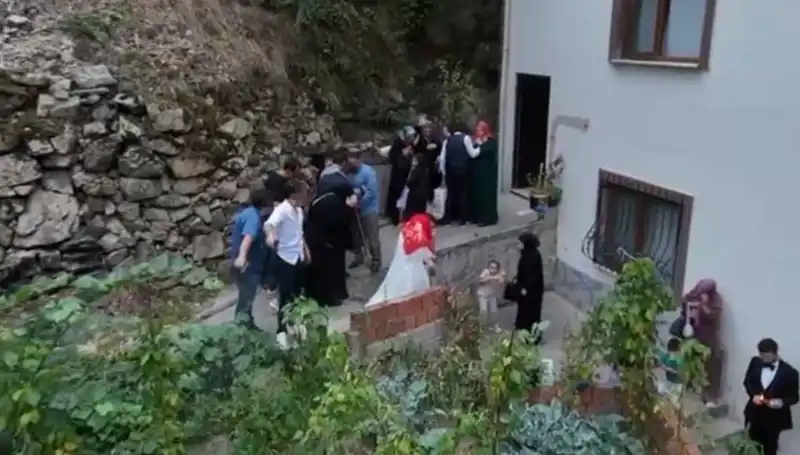 Düğün Töreninde Kanlı Çatışma: Korkunç Anlar Kameralara Yansıdı