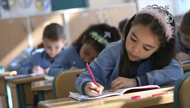 2024-2025 Eğitim Takvimine Göre Ara Tatil Sonrası Okullar Ne Zaman Açılacak?
