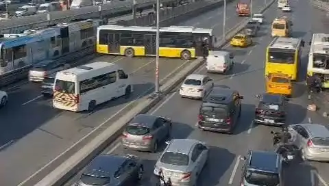 Başkentte İETT Otobüsü Faciası: İki Araçla Çarpışma Trafiği Felç Etti