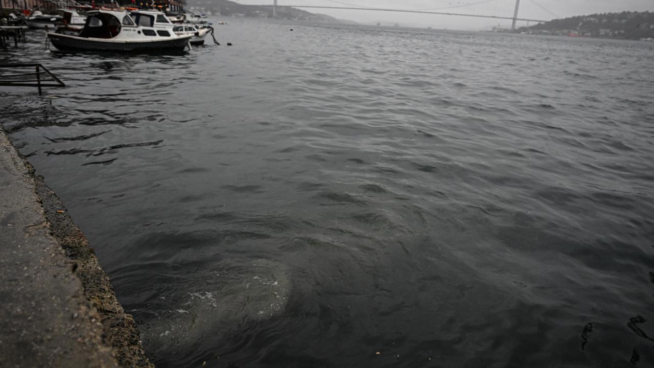 Üsküdar'da Kanalizasyon Suyu Denize Karıştı!