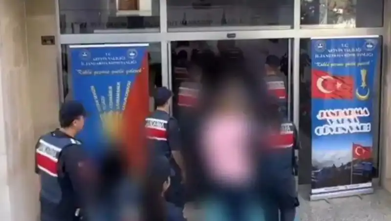 30 İl Genelinde FETÖ'ye Yönelik Dev Operasyon: 65 Kişi Tutuklandı