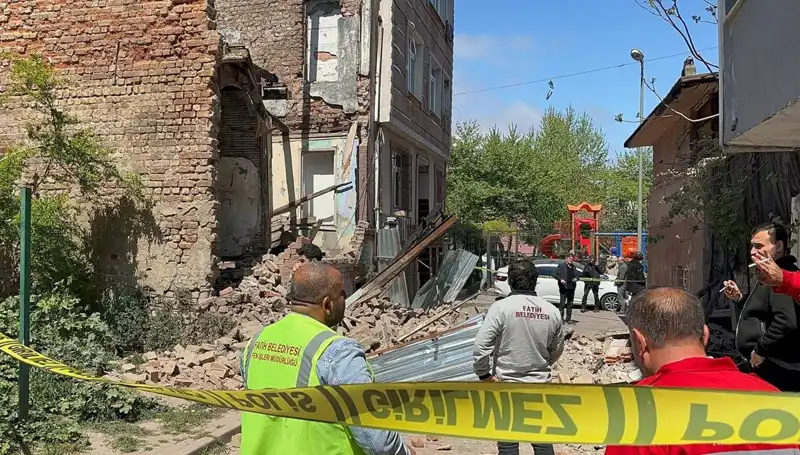 İstanbul Fatih'te Deprem Sonrası Yıkılan Bina Üzerine Sarsıcı Gelişmeler