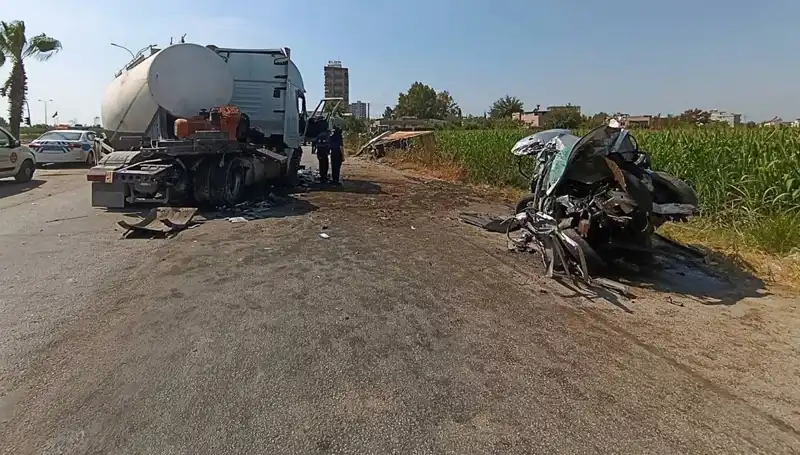 Adana’da Otomobil ve Kamyona Tanker Çarpınca Feci Kaza!