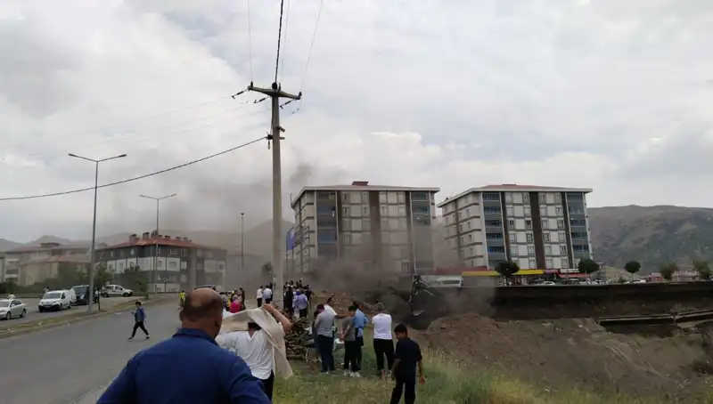 Bitlis'te Doğalgaz Hattında Yaşanan Patlama, Hayatları Tehdit Etti!