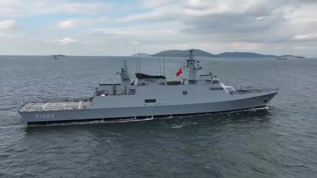 TCG AKHİSAR Sulara İndi