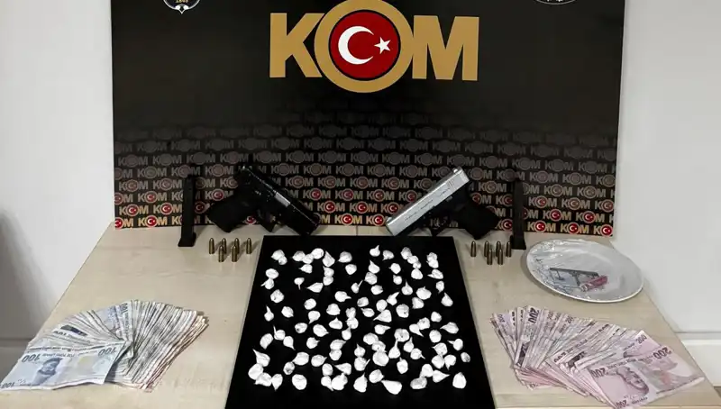 Çeşme'de Silahlı Saldırı Paniği: Üç Kişi Gözaltında