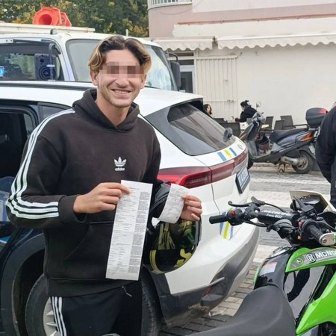 Çocuğa Çarpan Sürücü, O Anı Hatıra Fotoğrafıyla Ölümsüzleştirdi